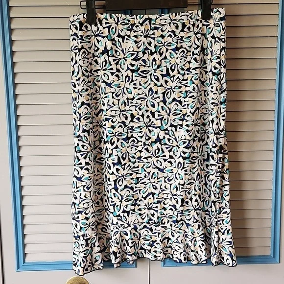 Dress Barn Blue and white floral skirt - Picture 7 of 9